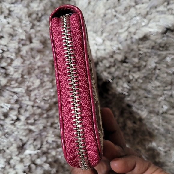 Coach Long Zip Around Wallet In Signature Canvas - Picture 3 of 16